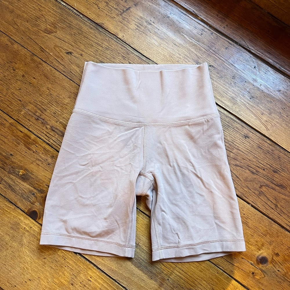 TNABUTTER™ ATMOSPHERE HI-RISE 5" BIKER SHORT in the color Chasm – Size XS